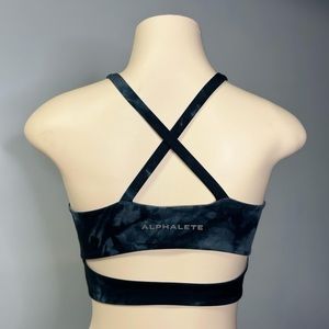 Alphalete surface altitude bra